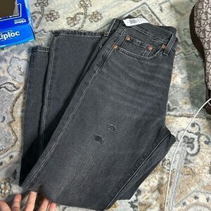 NWT Aritzia Levis  26